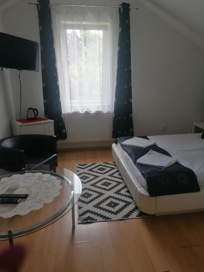 Ustronie Apartment Zgierz Ngoại thất bức ảnh